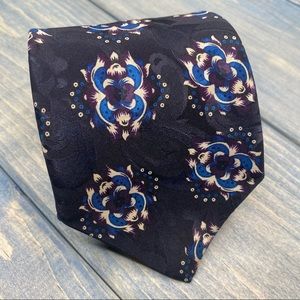 Oleg Cassini Medallion Tie